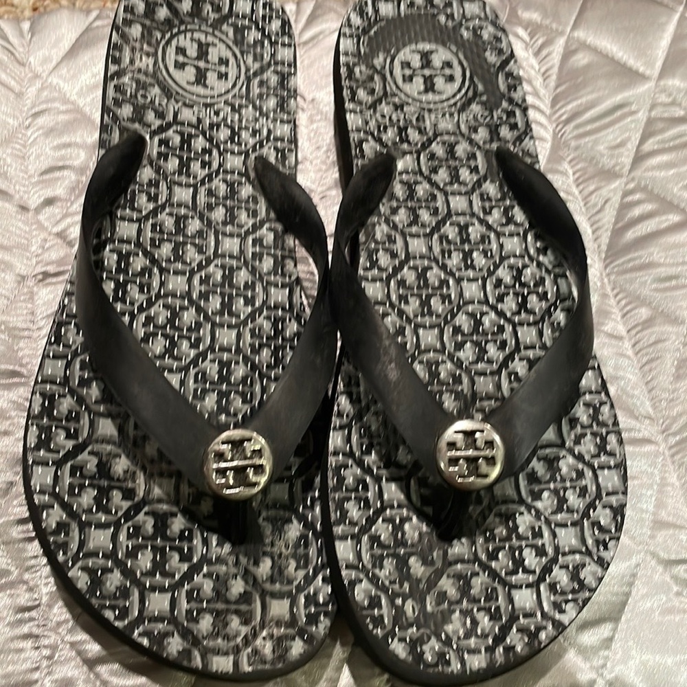 Tory Burch black and white logo flip flops